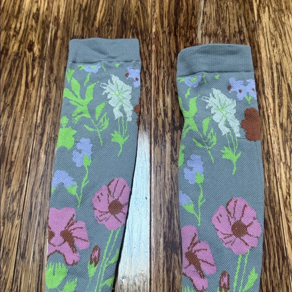 Gray and pink floral print knee high compression socks OS